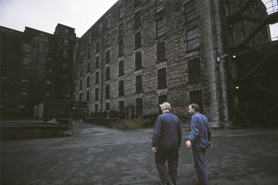 Stunning Photos captured the Gritty Life of Glasgow in 1980