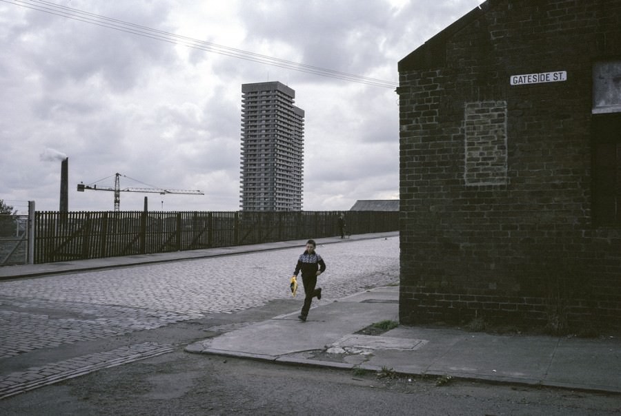 Stunning Photos captured the Gritty Life of Glasgow in 1980