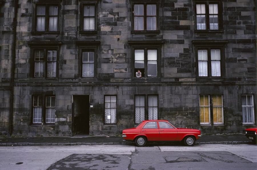 Stunning Photos captured the Gritty Life of Glasgow in 1980