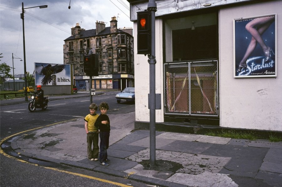 Stunning Photos captured the Gritty Life of Glasgow in 1980