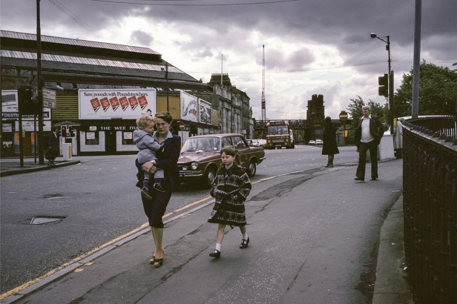 Stunning Photos captured the Gritty Life of Glasgow in 1980