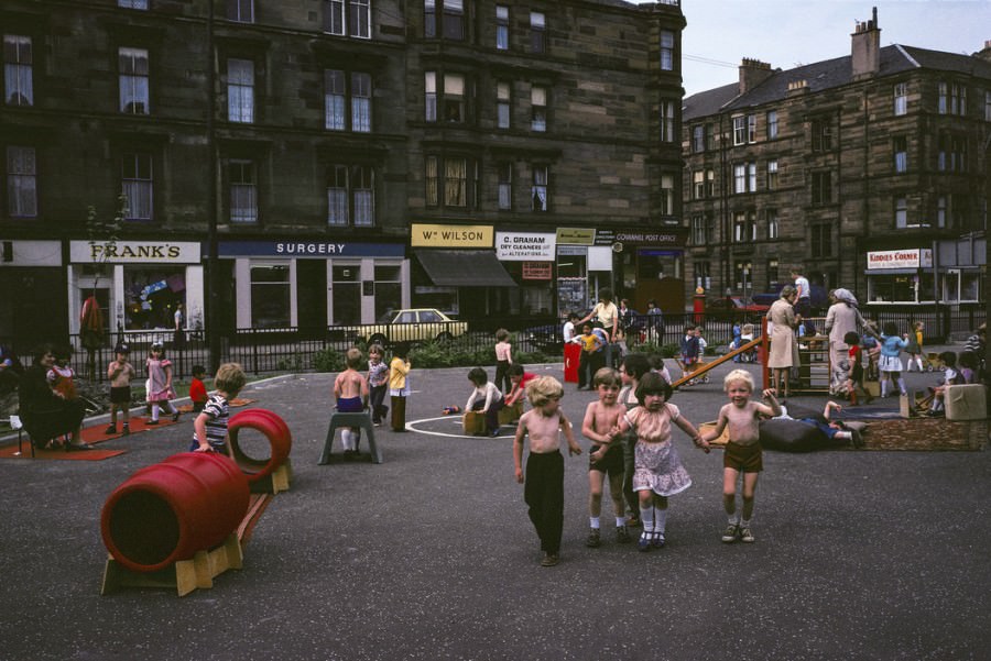 Stunning Photos captured the Gritty Life of Glasgow in 1980