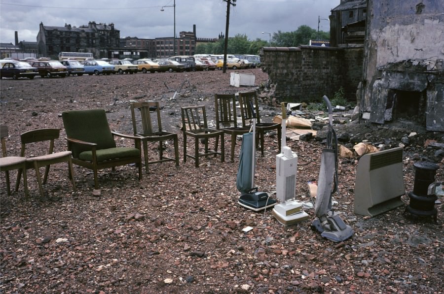 Stunning Photos captured the Gritty Life of Glasgow in 1980