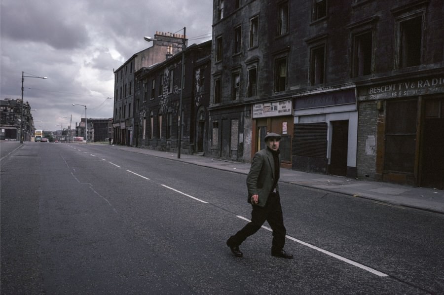 Stunning Photos captured the Gritty Life of Glasgow in 1980