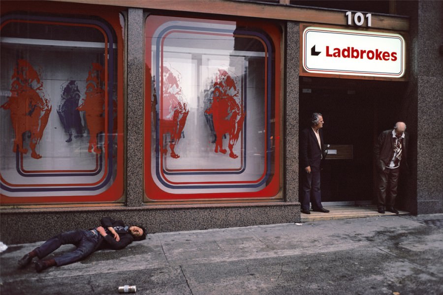 Stunning Photos captured the Gritty Life of Glasgow in 1980