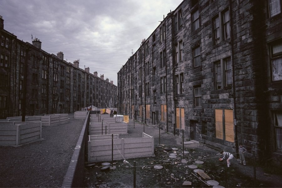 Stunning Photos captured the Gritty Life of Glasgow in 1980