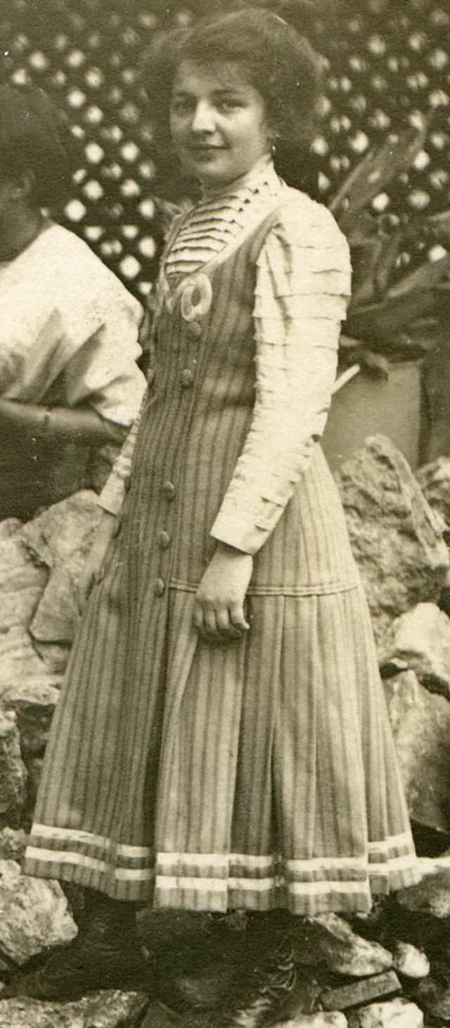 Beautiful Photos of Hungarian Girls from the Early 1900s