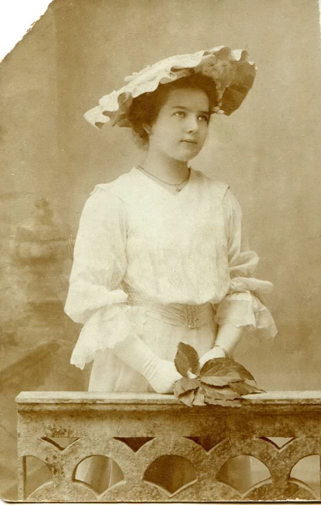 Beautiful Photos of Hungarian Girls from the Early 1900s