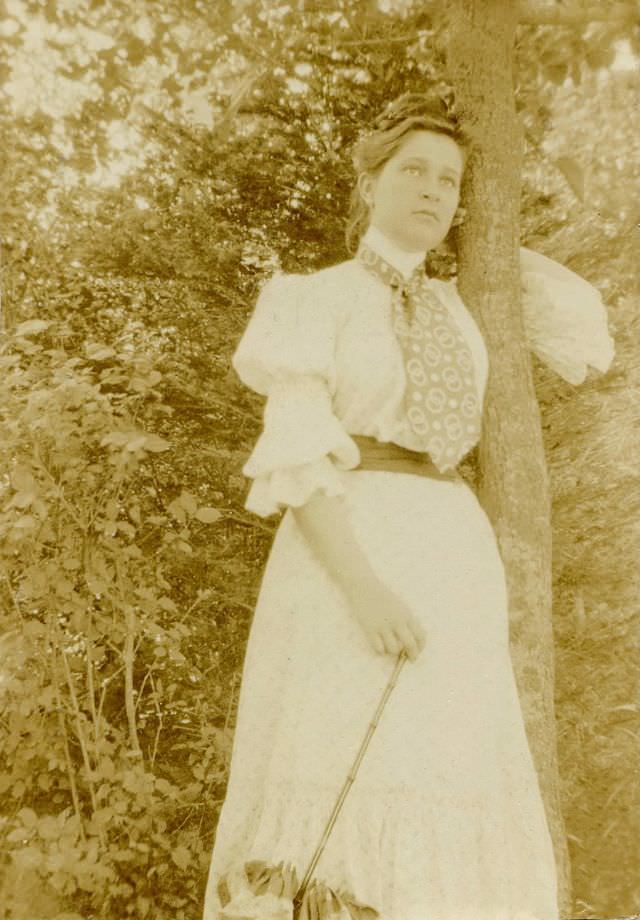 Beautiful Photos of Hungarian Girls from the Early 1900s