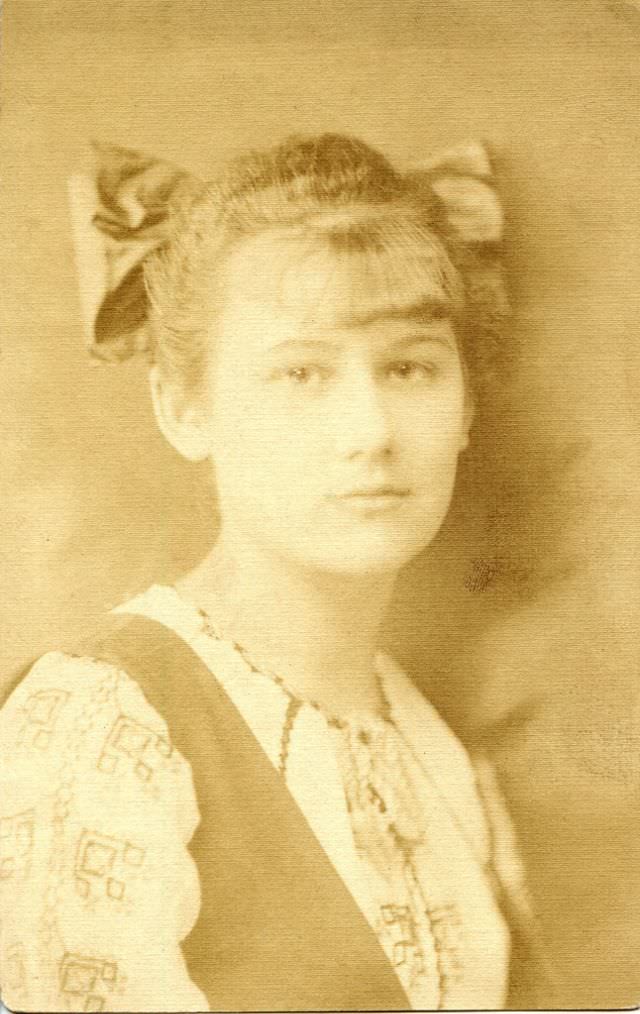 Beautiful Photos of Hungarian Girls from the Early 1900s