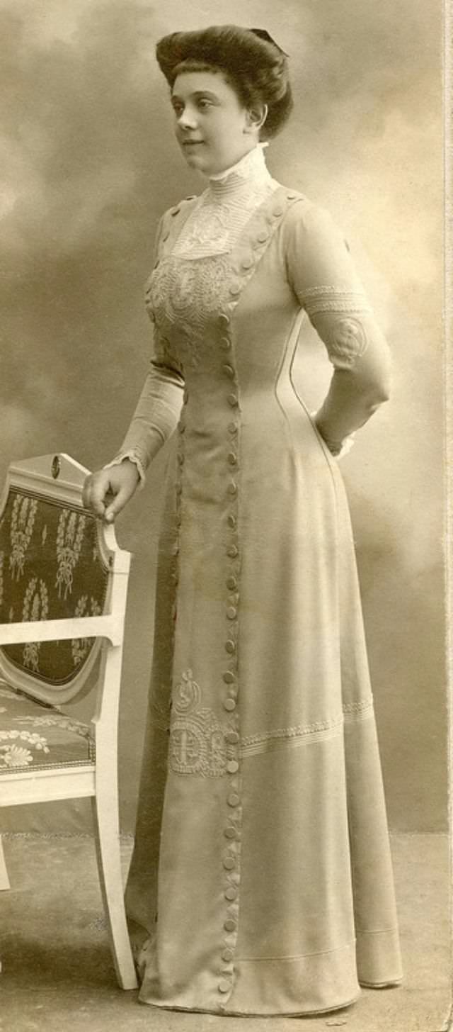 Beautiful Photos of Hungarian Girls from the Early 1900s