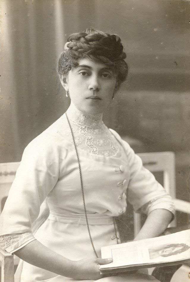 Beautiful Photos of Hungarian Girls from the Early 1900s