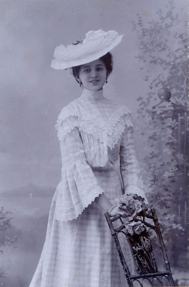 Beautiful Photos of Hungarian Girls from the Early 1900s