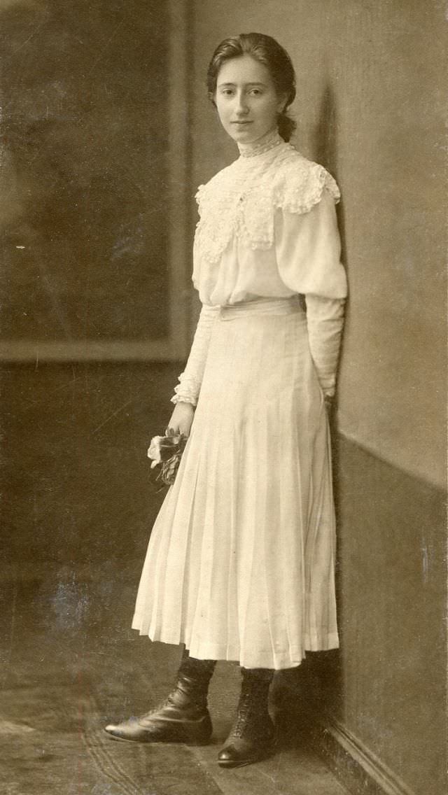 Beautiful Photos of Hungarian Girls from the Early 1900s