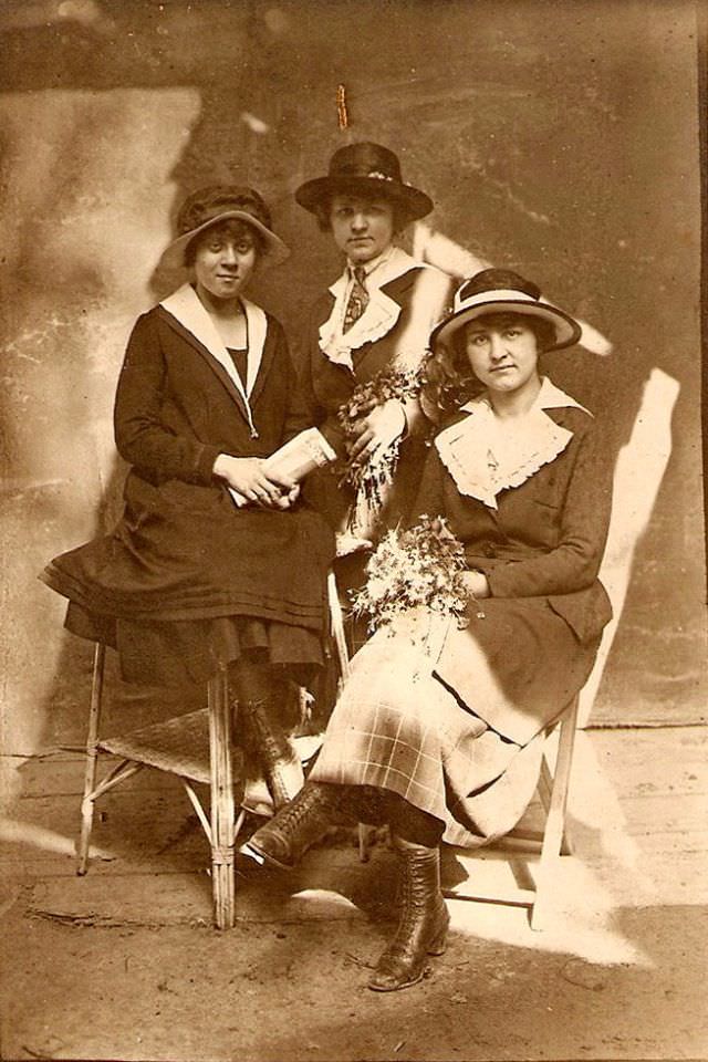 Beautiful Photos of Hungarian Girls from the Early 1900s