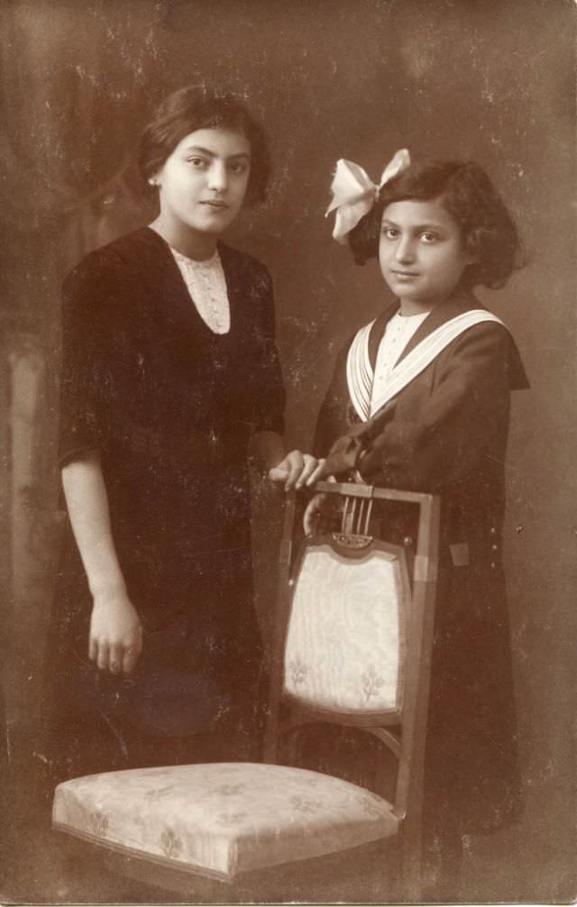 Hungarian Girls 1900s