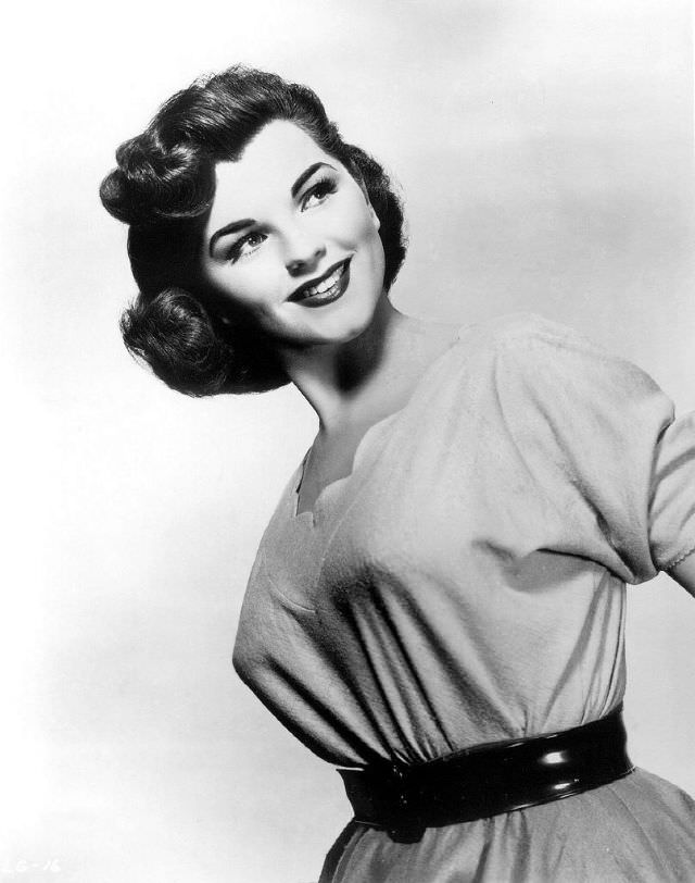 Lisa Gaye: Life Story and Glamorous Photos from her Early Life and Career