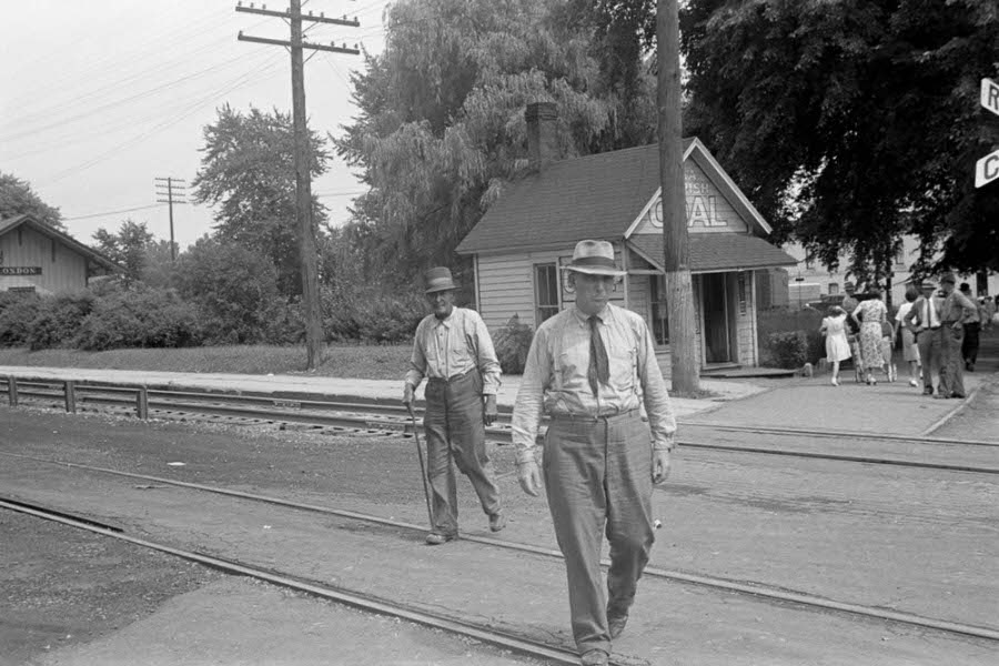 Rare Historical Photos of London, Ohio During the Great Depression, 1938