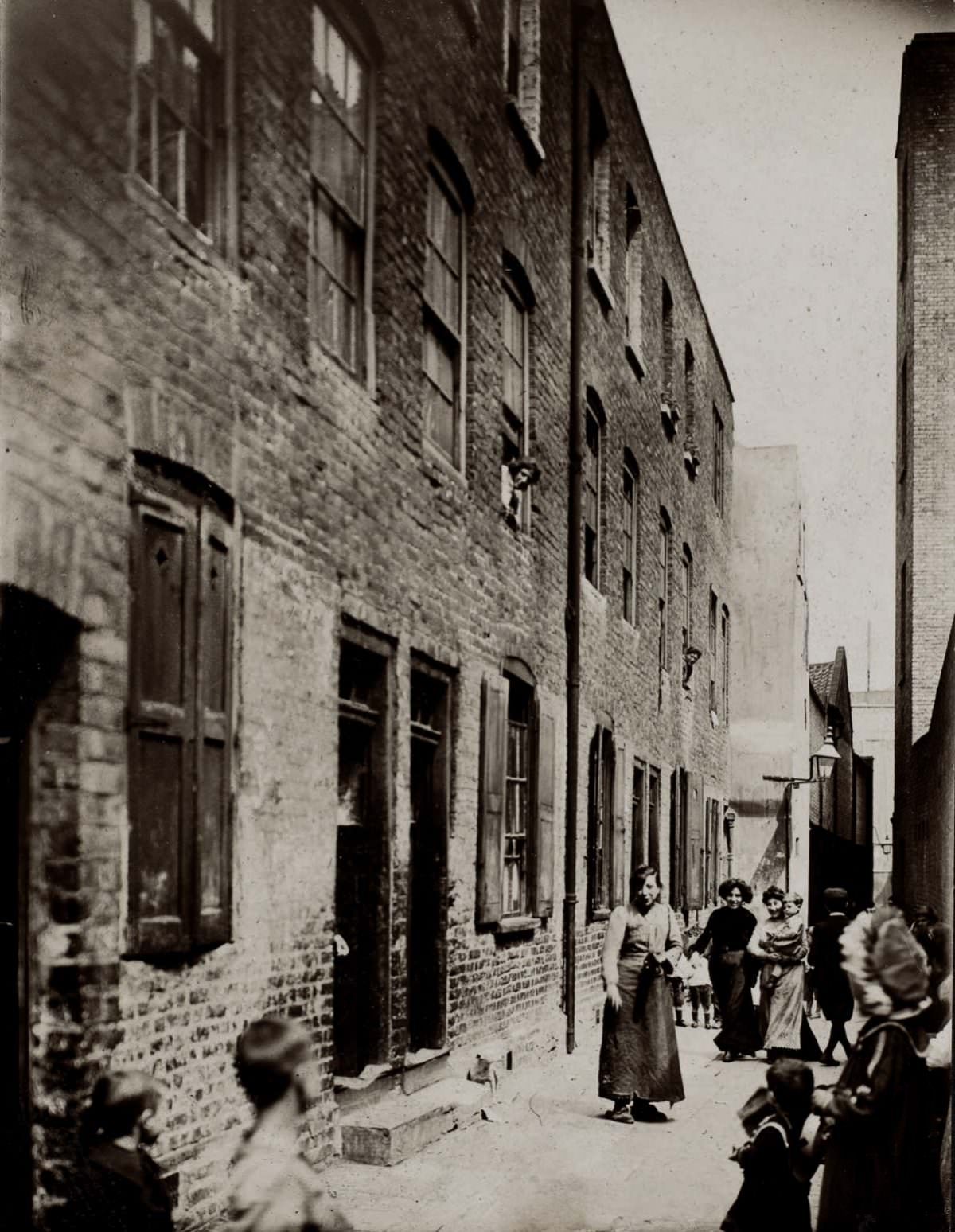 Frying Pan Alley,(Situated close to Middlesex Street and Petticoat Lane market) Spitalfields