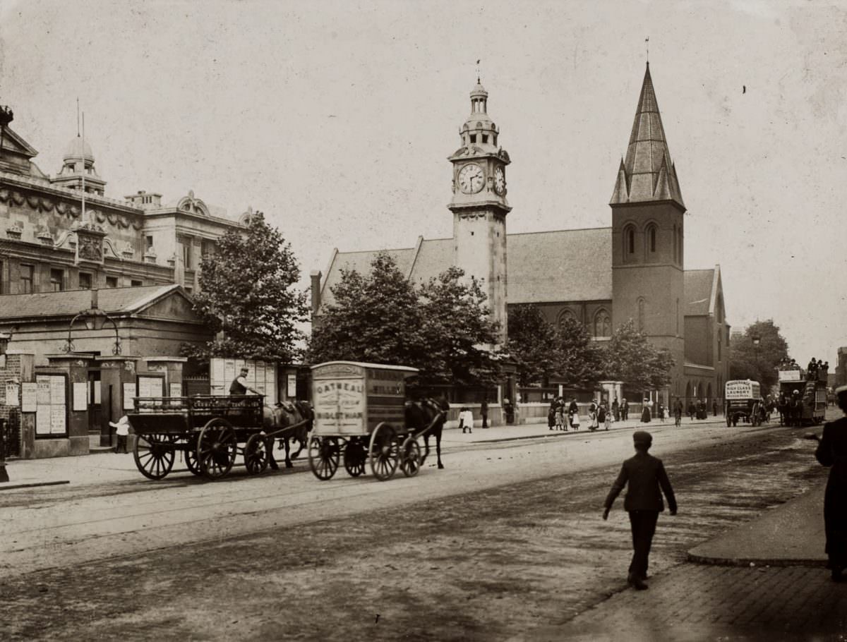 Mile End Road showing the People’s Palace