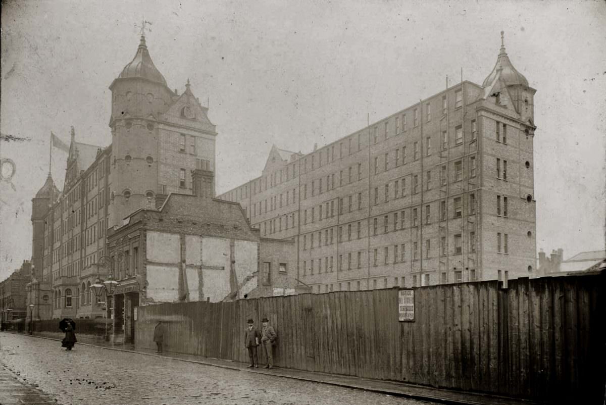 “Gigantic dosshouse” Rowton House, Fieldgate Street, Whitechapel