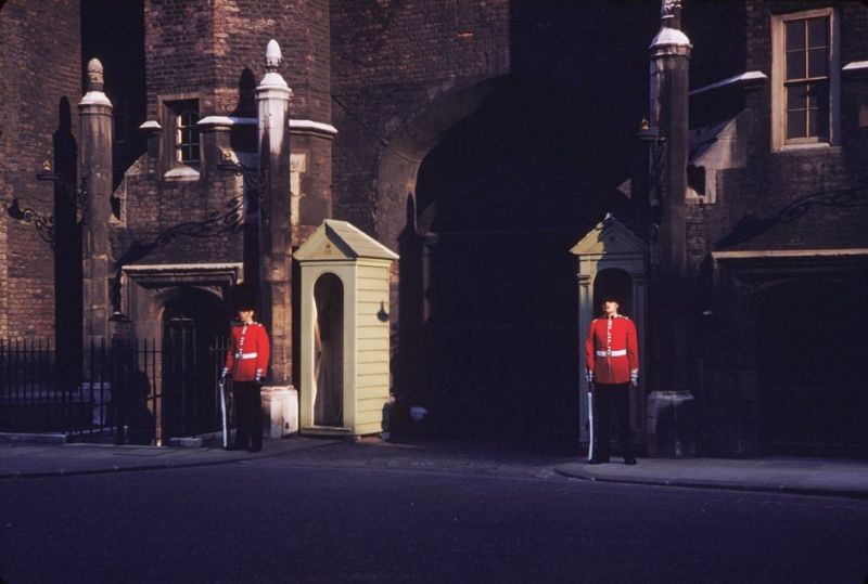 Guards on sentry at St. James’s Palace.