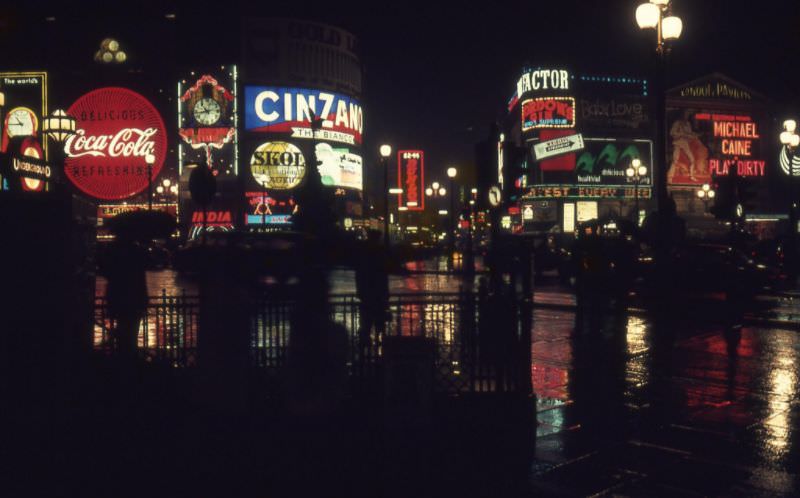 Piccadilly Circus