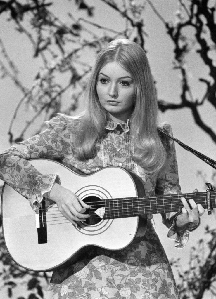 Mary Hopkin performs on "This Is Tom Jones" TV show in, 1970.