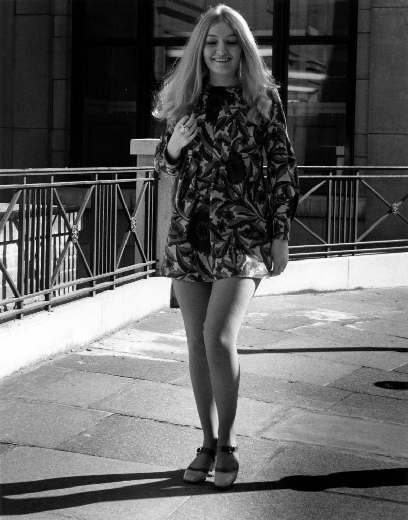 Portrait of Mary Hopkin in the street, 1970.