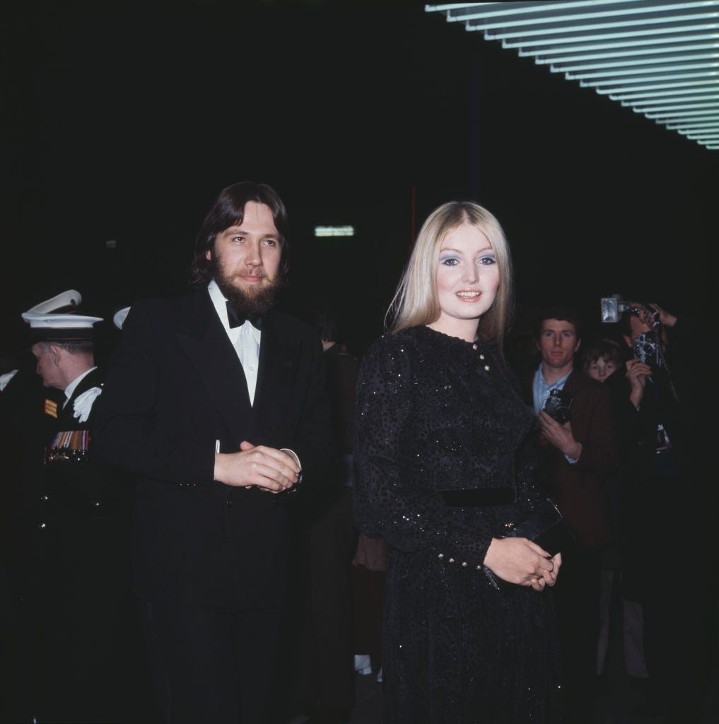 Mary Hopkin arrives at the premiere of the film 'The Tales of Beatrix Potter', London, 1971.