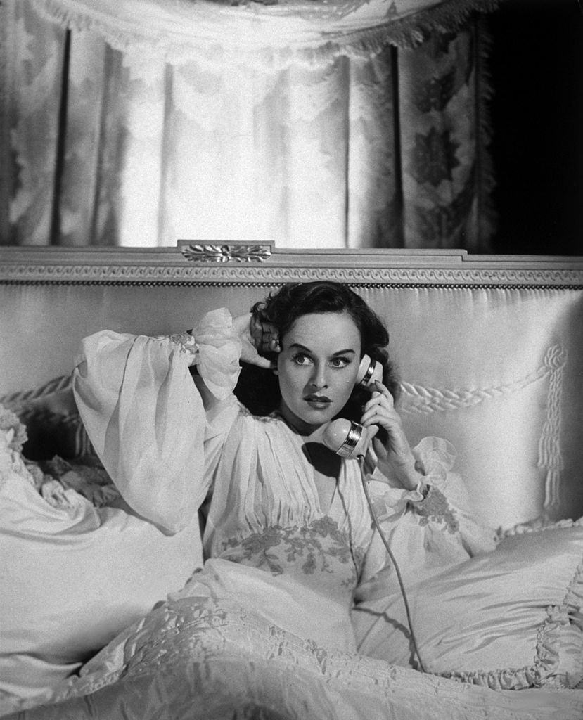 Paulette Goddard on the telephone, 1940.