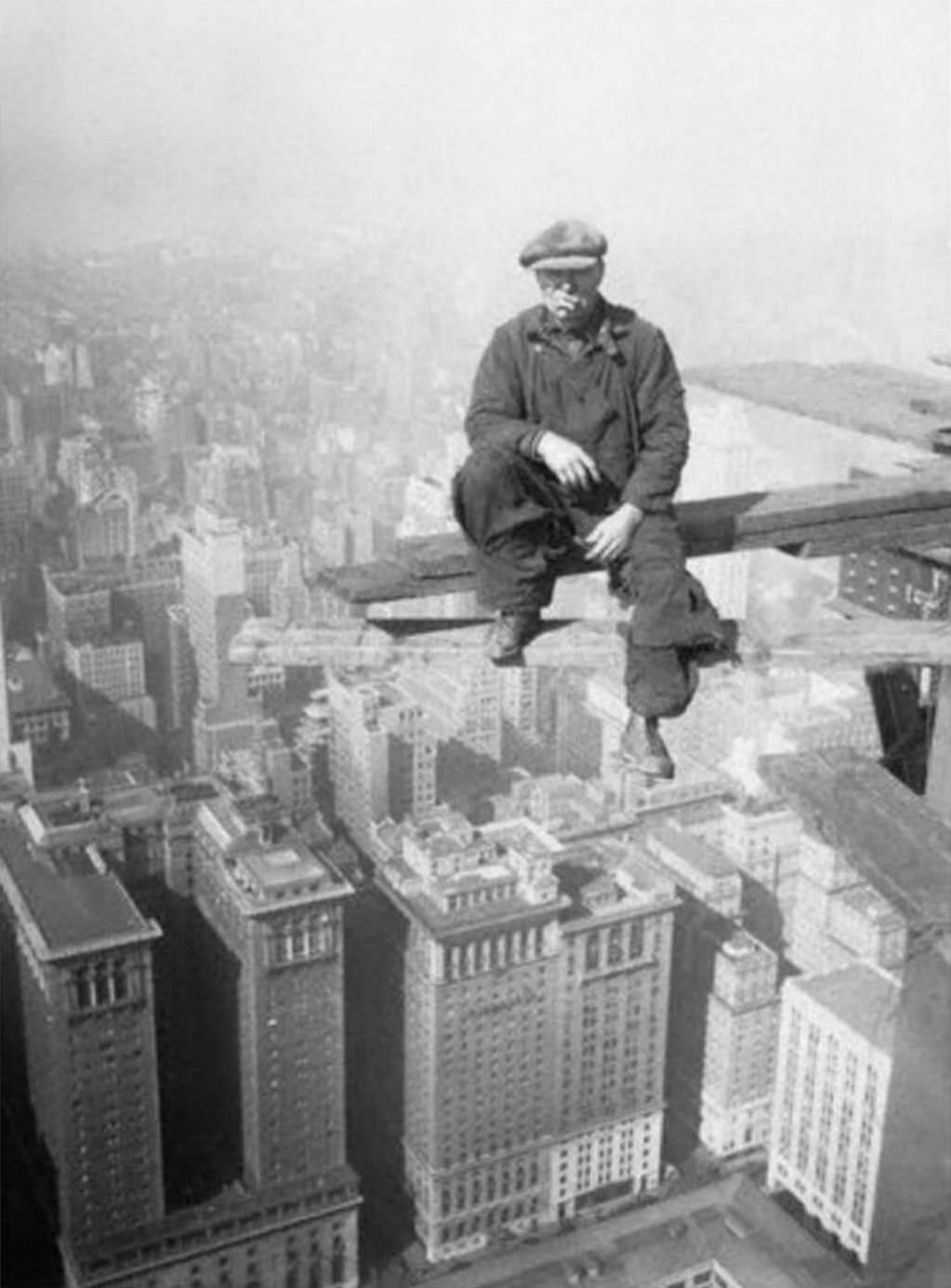 Daredevil Photos of People at The Extreme Heights from the Past that Will Make You Dizzy