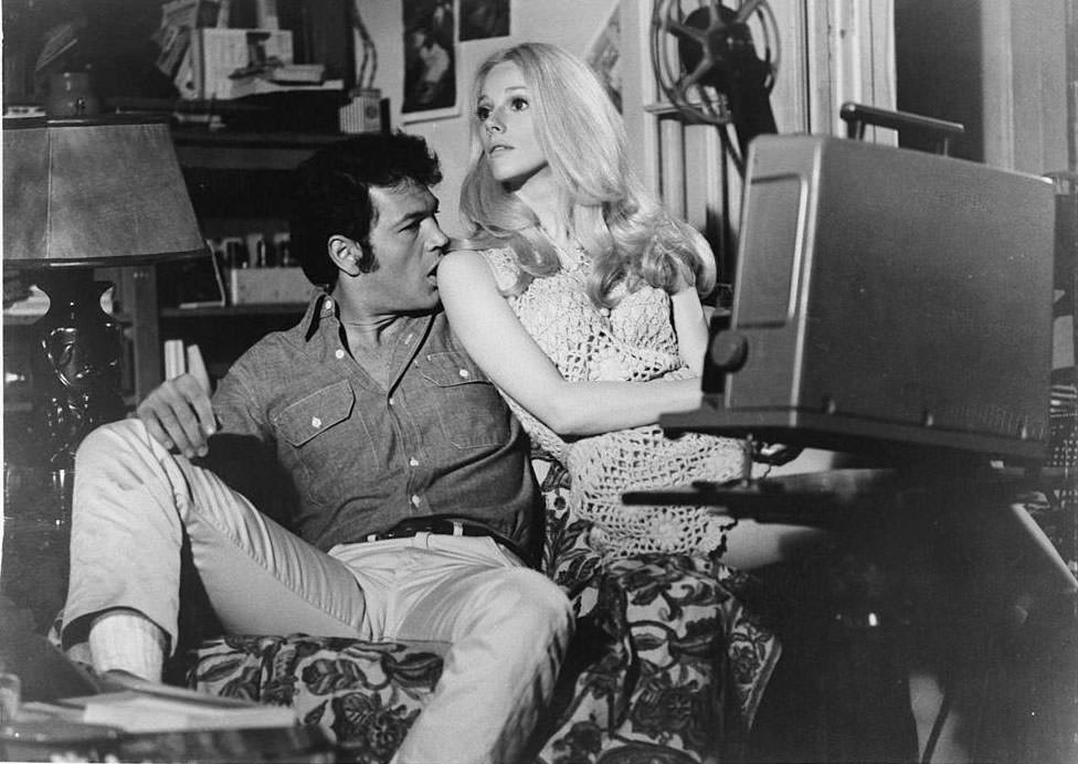Sondra Locke with Robert Foster in the movie 'Cover Me Babe', 1970.