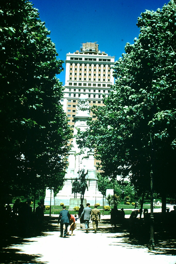 Don Quito Park Front Crillon. Madrid, Spain, 1954