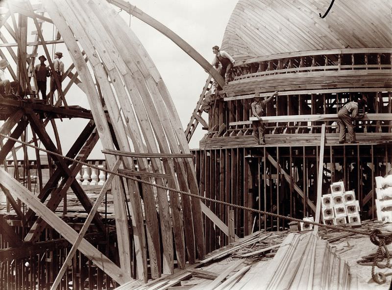 Dome and section of the roof truss for the Palace of Varied Industries building during construction for the 1904 World's Fair, 1902