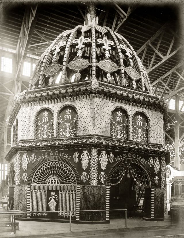 Missouri Corn Palace display in the Palace of Agriculture at the 1904 World's Fair, 1904