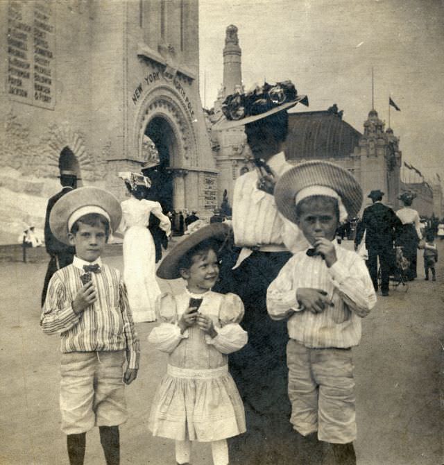 Randolph Smith Lyon, Mildred Frances Lyon, Mrs. Montague Lyon (Frances Robnett Smith Lyon), Montague Lyon, Jr., eating ice cream cones at the 1904 World's Fair, 1904