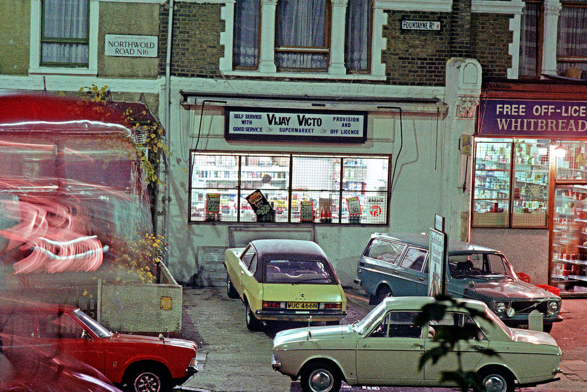Northwold Road – Fountayne Road in 1978. The view from 20 Stoke Newington Common as a number 73 bus takes the corner