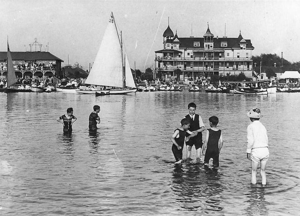 Hanlan’s Point Hotel and Regatta, 1907