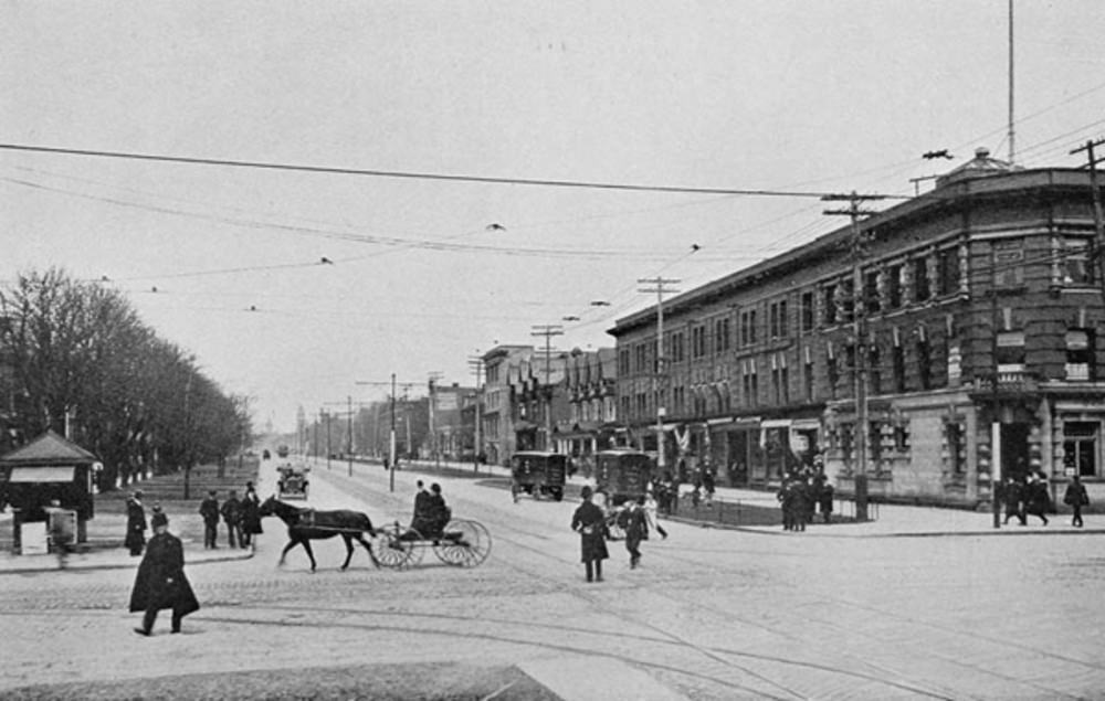 Queen and Spadina, 1909