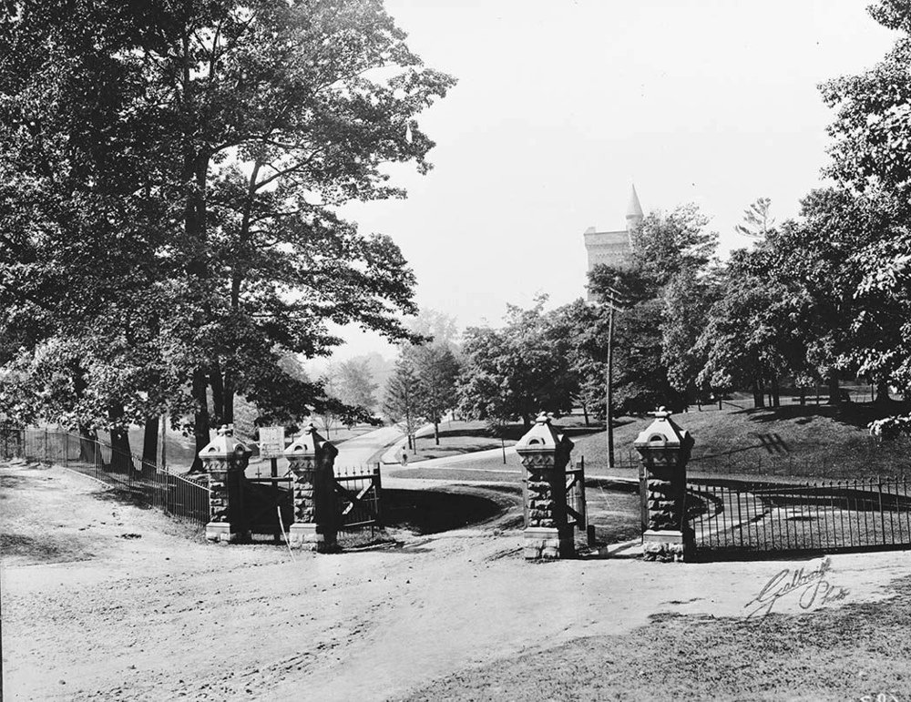 Entrance to U of T campus, 1903