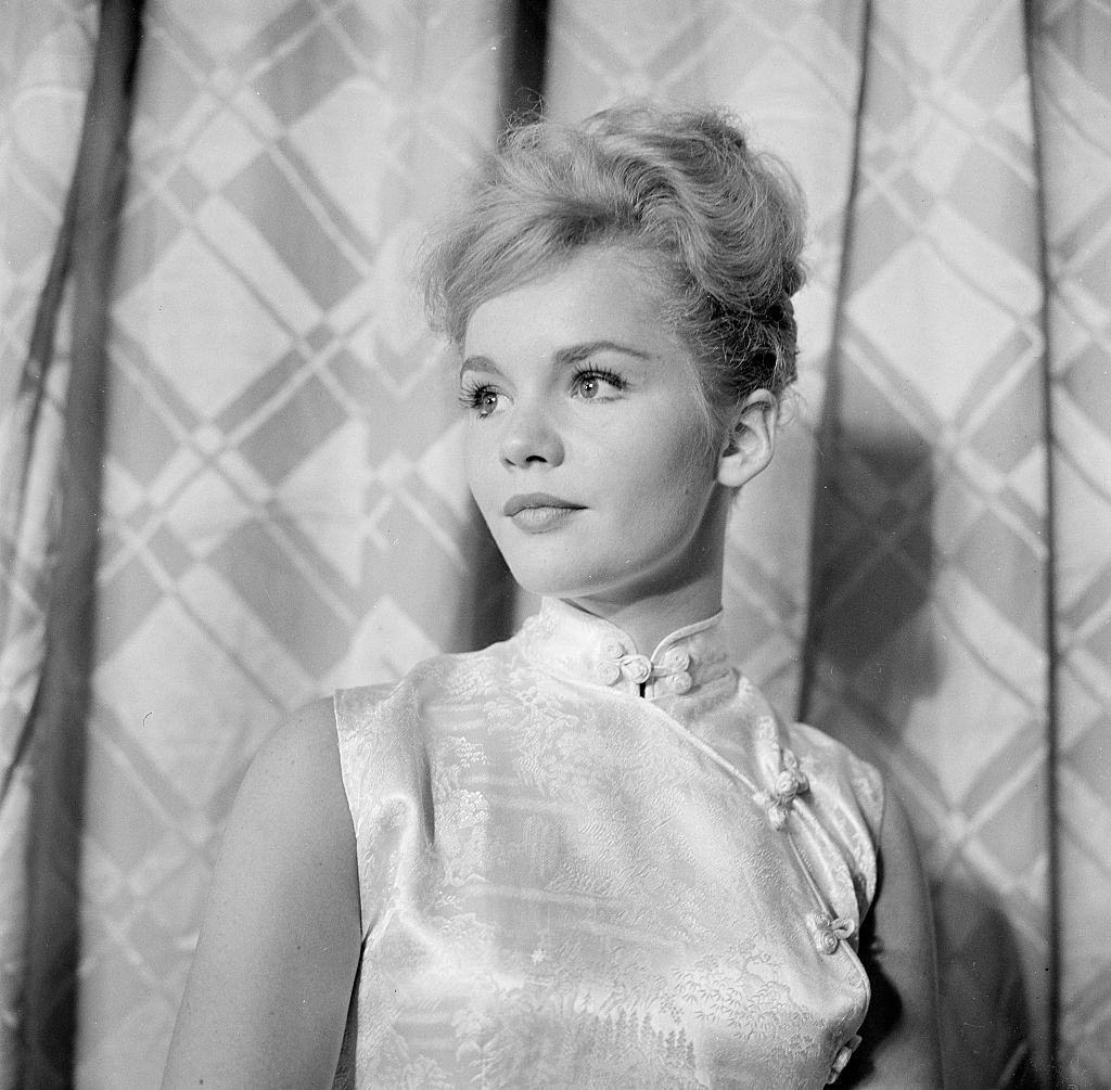 Tuesday Weld attends the movie premiere of " Say One for Me" in Los Angeles,1959.