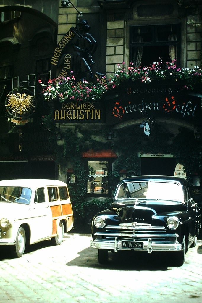 Oldest Restaurant Claimed to be 500 years old, Vienna, 1953