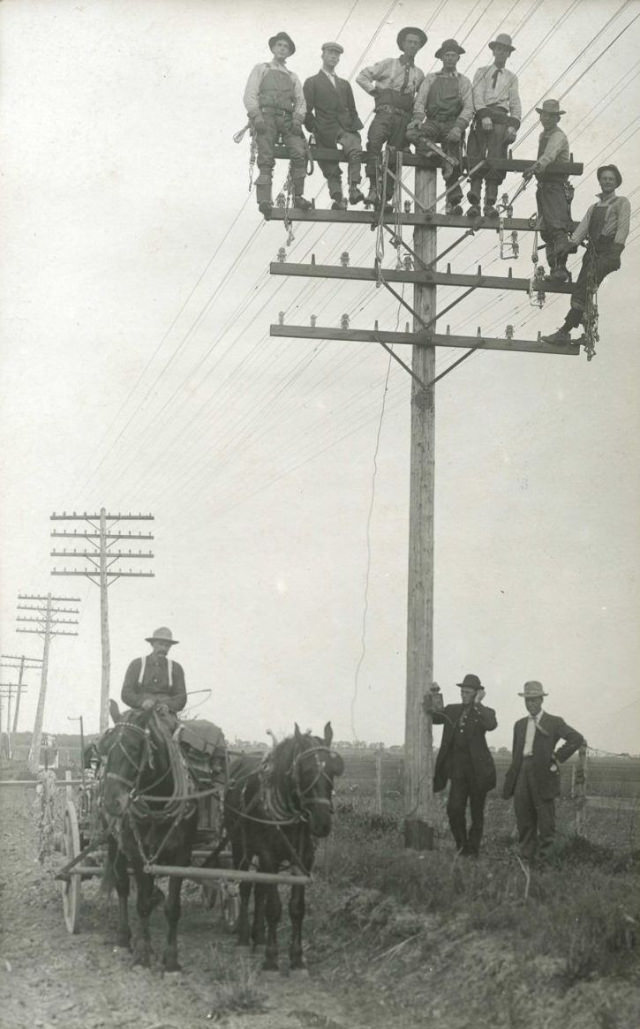 Stunning Photos of Linemen Working on Wooden Utility Poles from the Early 1900s