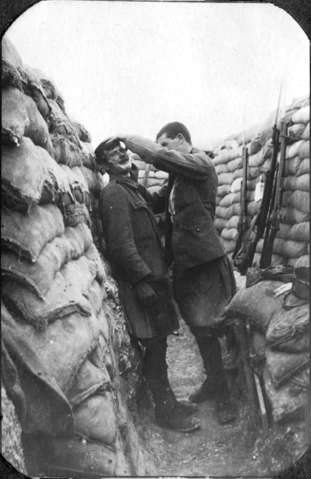 Historical Photos show Soldiers getting Haircuts during World War I