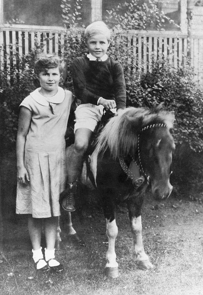Marlon Brando at age 6 with his sister., 1930.