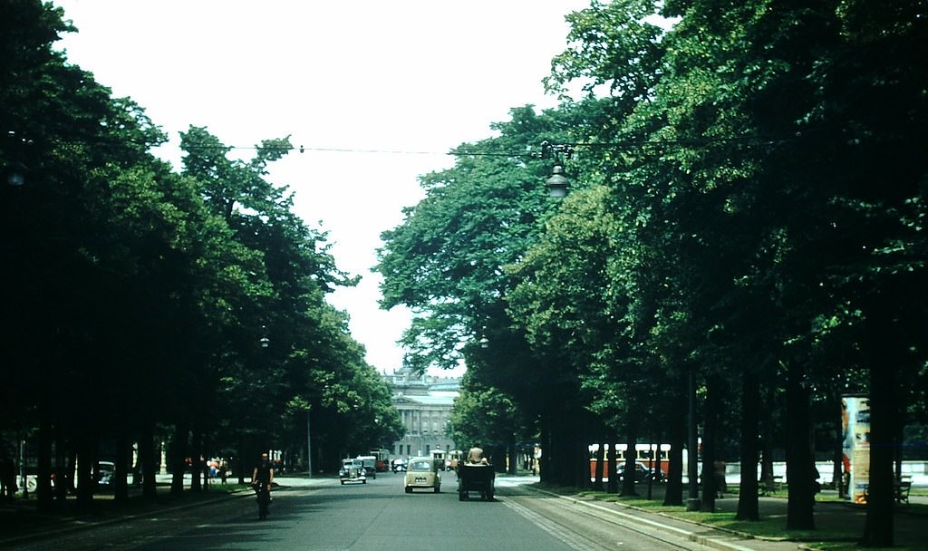 Stunning Vintage Photos Show Vienna in 1953
