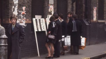 Stunning Vintage Photos of London Streets in 1969 in Vivid Colors