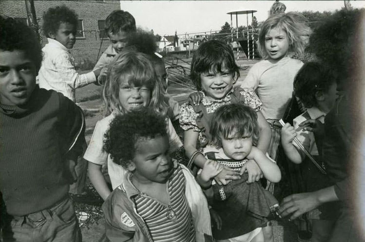 Children standing in the courtyard of the Jefferson Park Housing Project, Jefferson Park, 1973