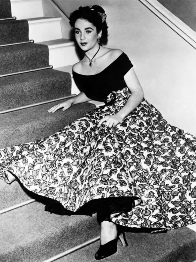 Gorgeous Photos of 16-year-old Elizabeth Taylor during the filming of 'A Date with Judy,' 1948